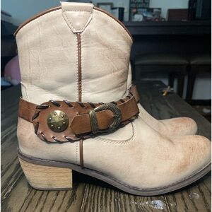 PROPER Women’s Boots